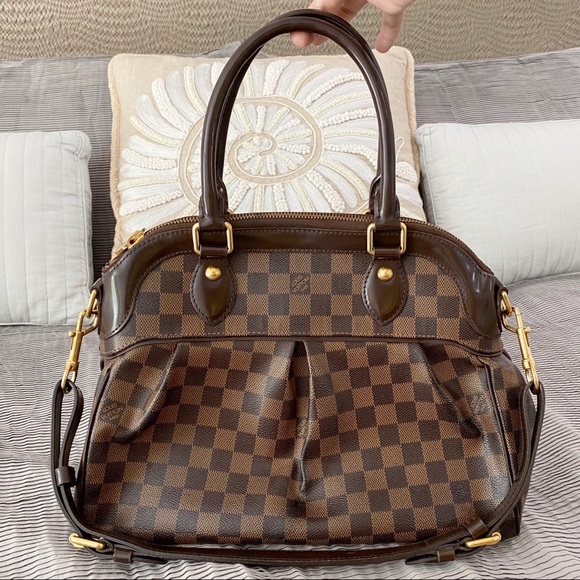 ♥️TREVI PM♥️ Auth Louis Vuitton Damier Ebene Bag! - Picture 2 of 8